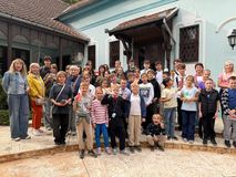 Путешествие в мир наивного искусства: экскурсия школьников в Ковачицу
